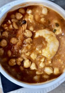 Garbanzos con langostinos