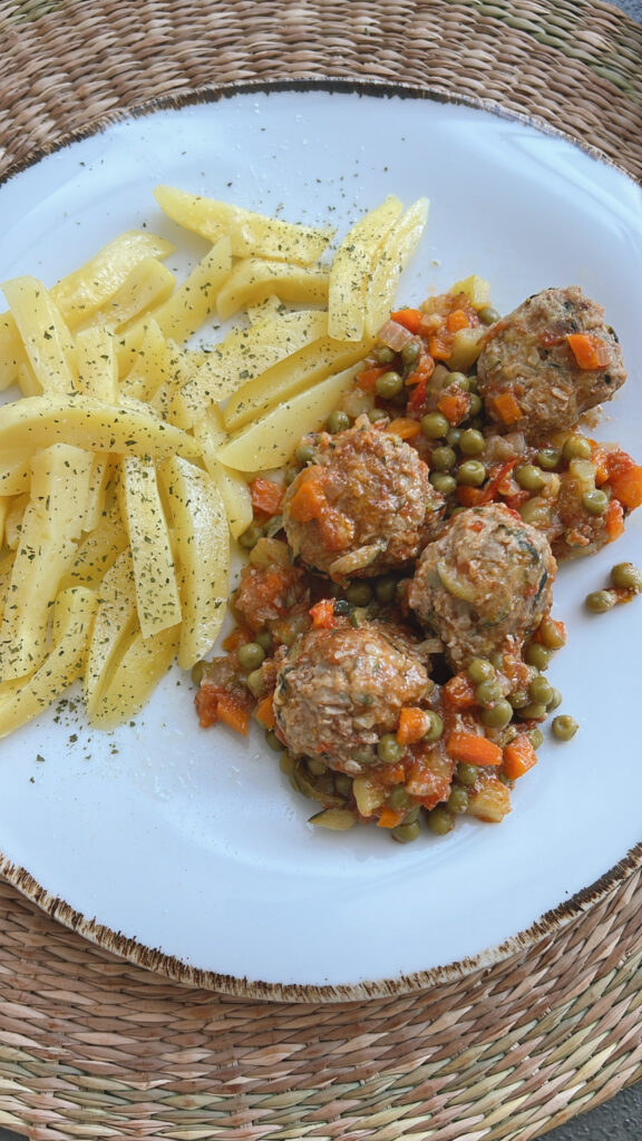 Albóndigas de carne con patatas