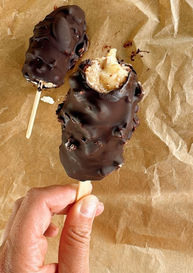 Helado de plátano y chocolate
