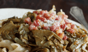 Alcachofas con bacon y pollo