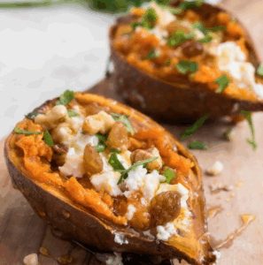 Boniato relleno de queso y frutos secos