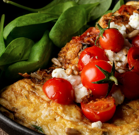 Revuelto de huevos con tomate