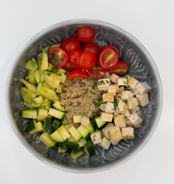 Ensalada de quinoa y tofu