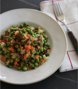 Guisantes con cebolla y jamón