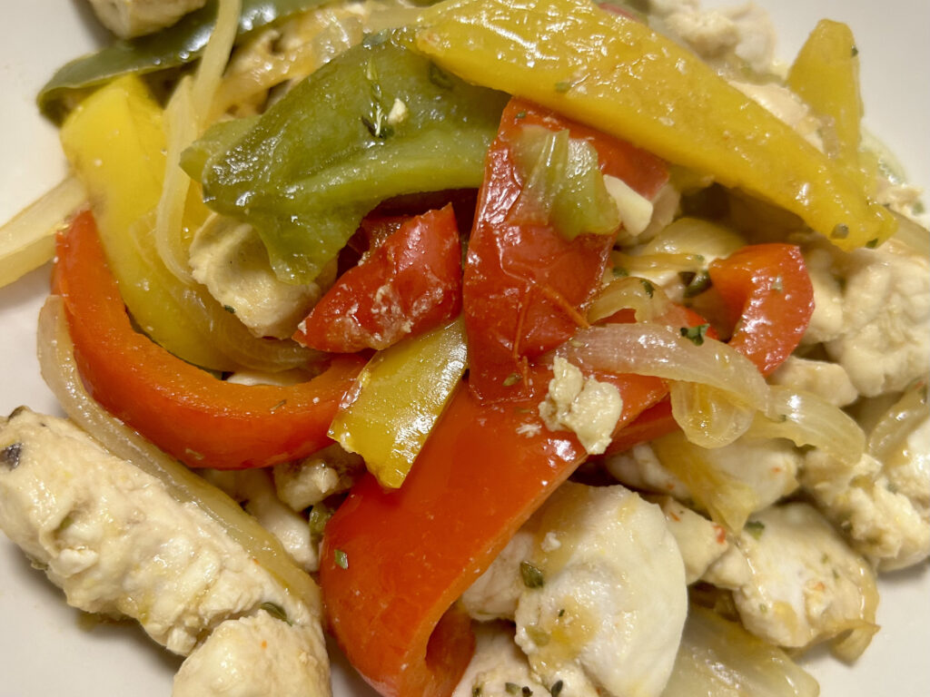 Tiras de pollo con pimientos