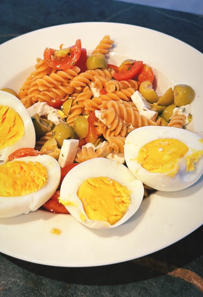 Pasta de lentejas con huevos cocidos