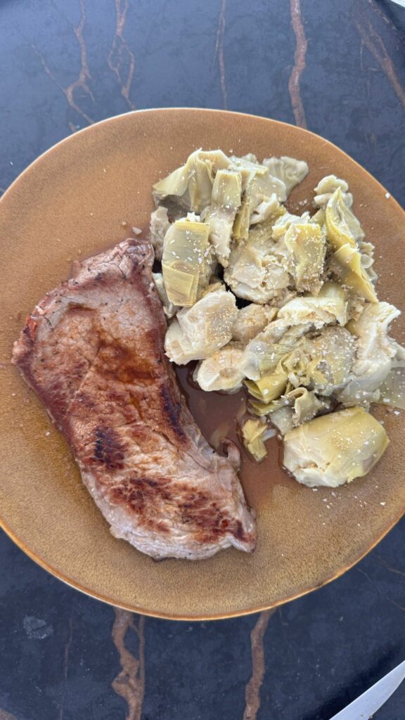 Filete de ternera con alcachofas y boniato