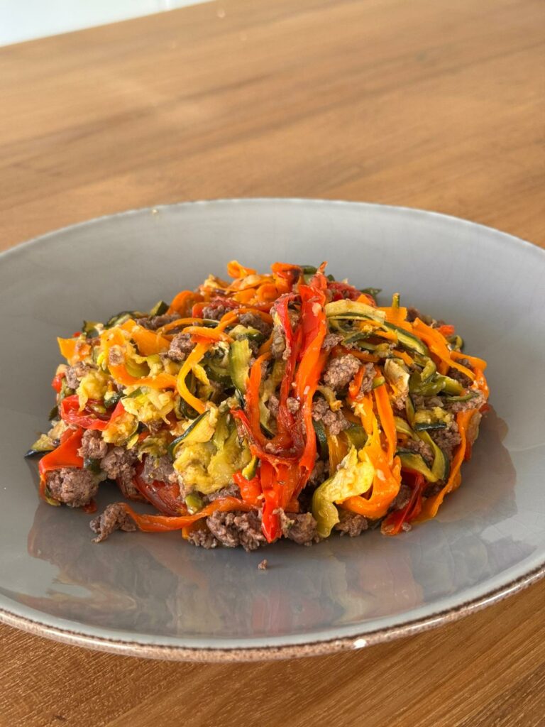 Espaguetis de verdura con carne y boniato