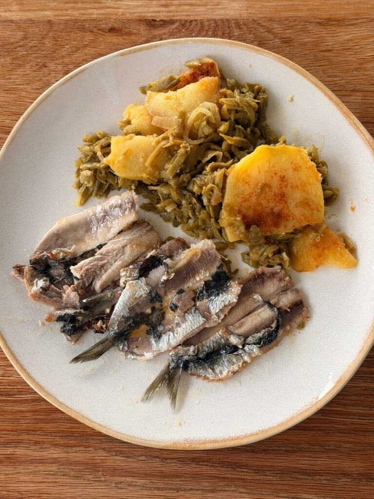 Sardinas a la plancha con judías verdes y patatas