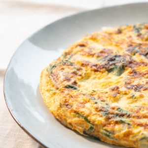 Tortilla de espinacas y champiñones