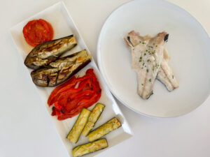 Lubina al horno con escalivada