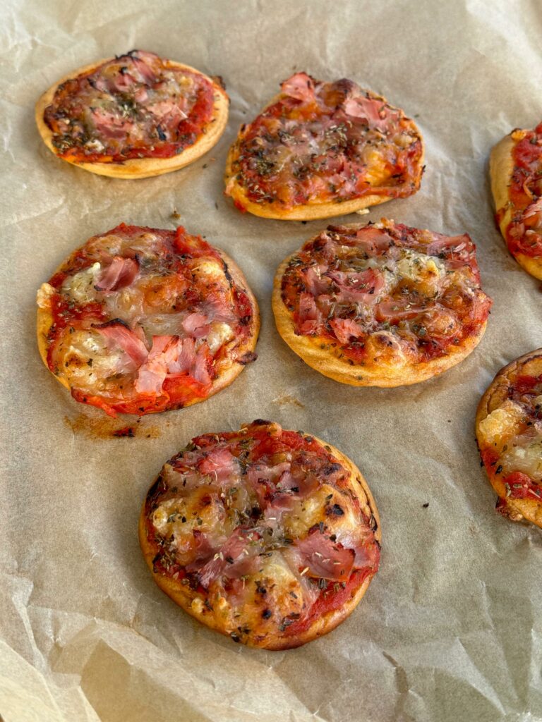 Mini pizzas proteicas con atún/caballa