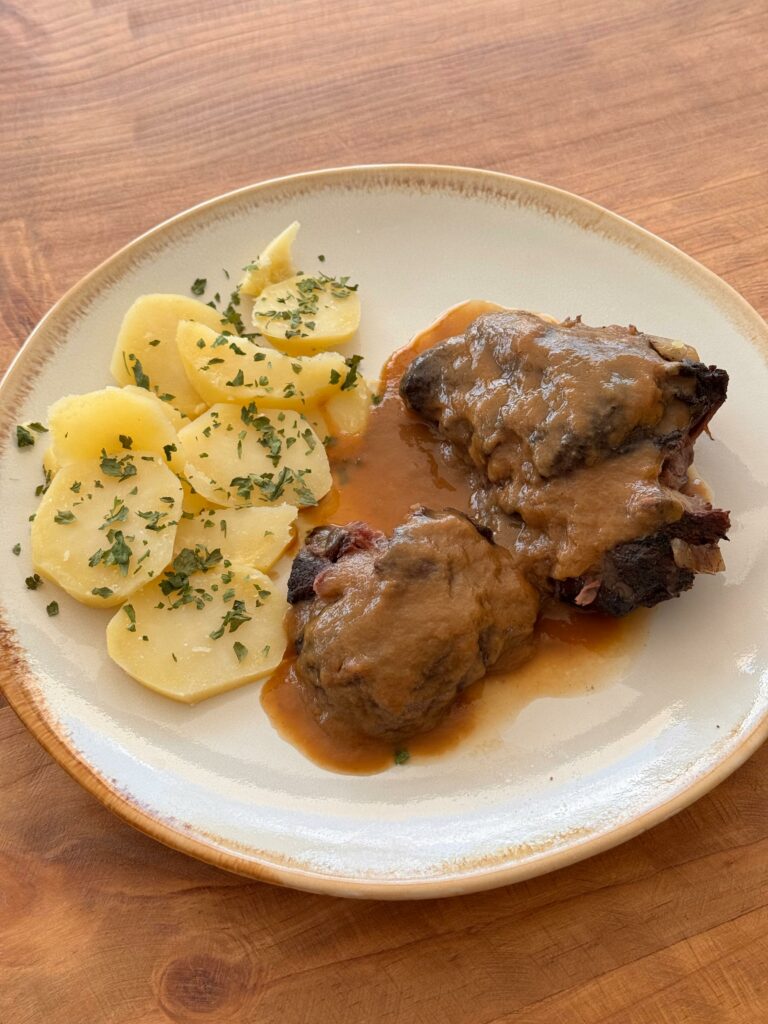 Carrilleras con patatas