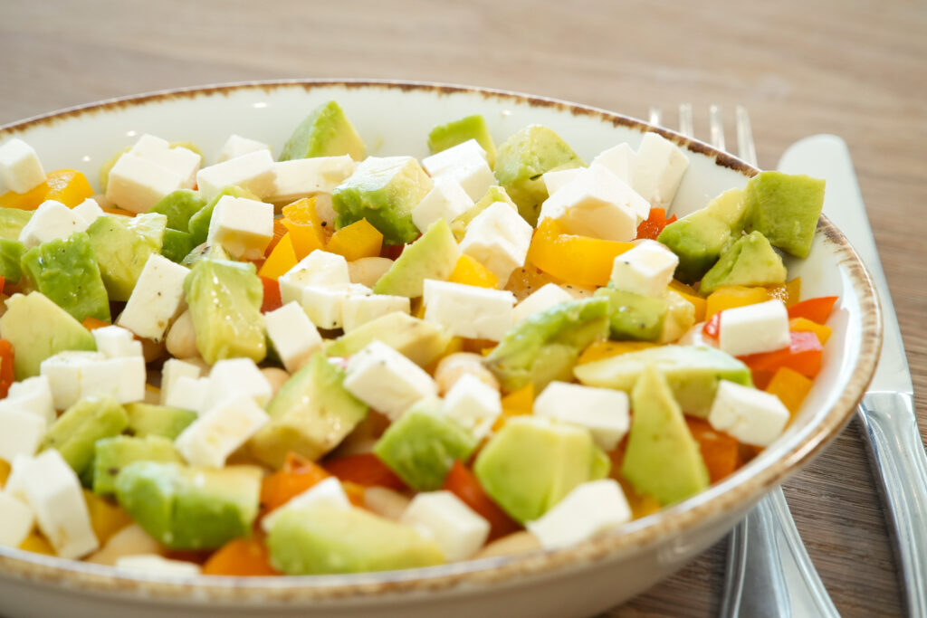 Ensalada con alubias y aguacate