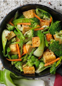 Tofu salteado con brócoli y zanahoria