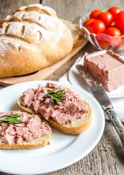 Tostada con paté de caballa y zanahoria